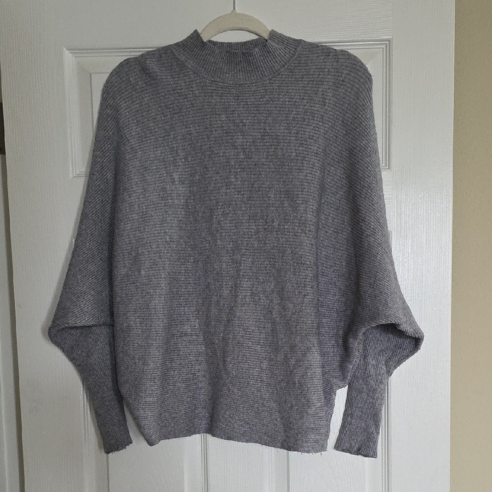 Elegant Gray Women's Tunic Sweater